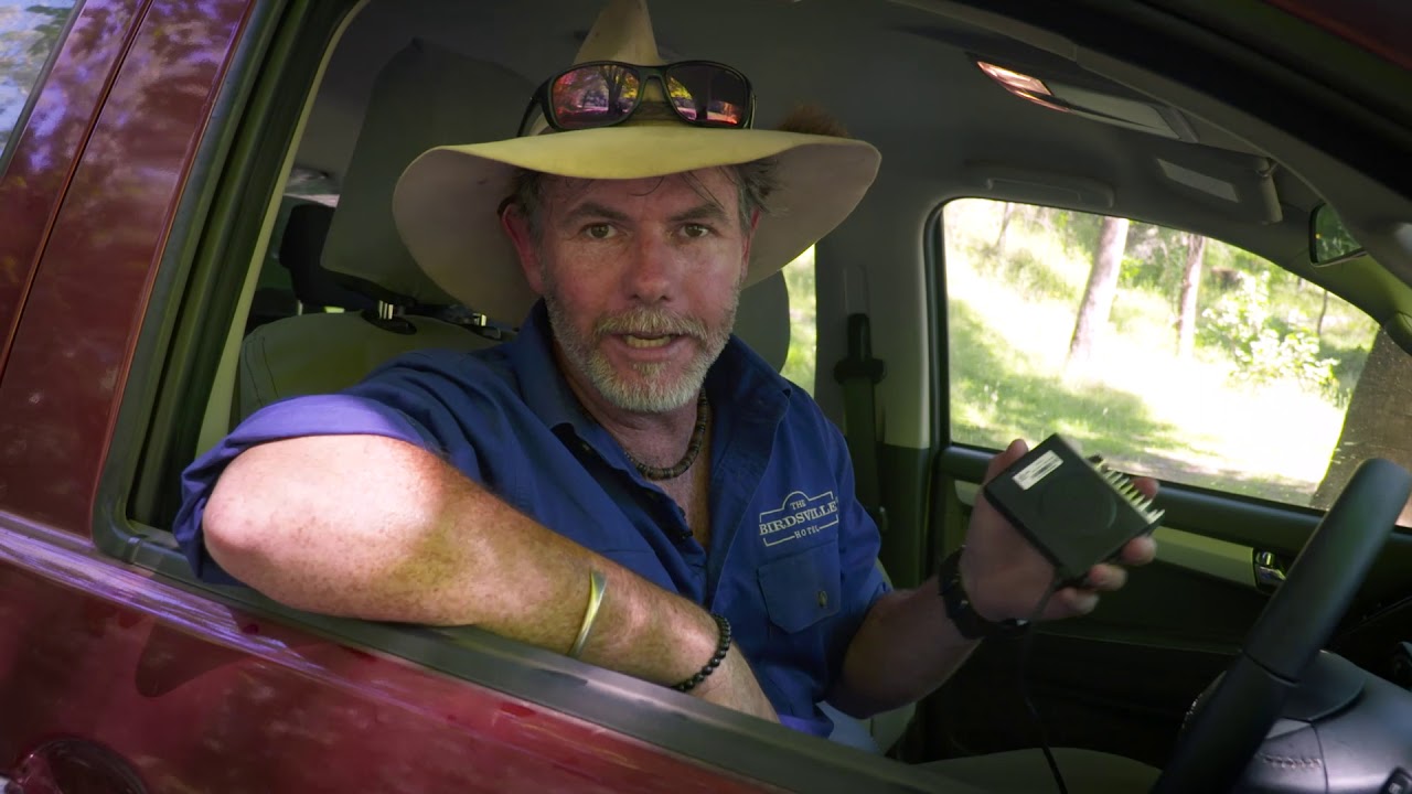 Oricom UHF390 5 Watt CB Radio with Controller Speaker Microphone