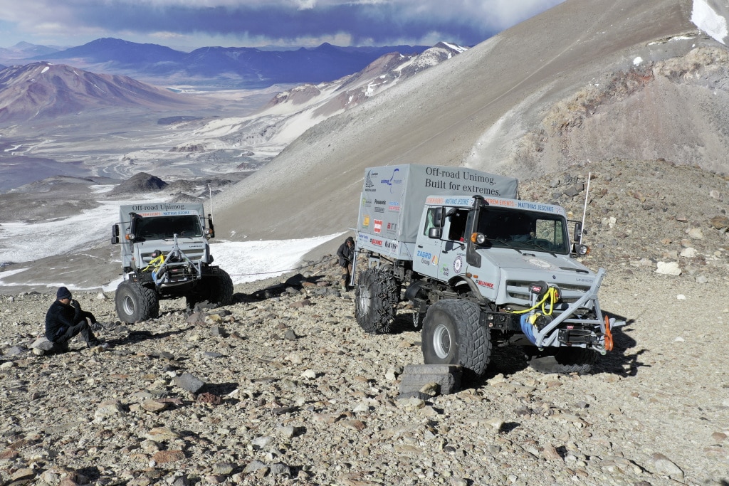 Hochgeländegängige Unimog U 5023 Unterstützen Expeditionsteam In Chile Gleichzeitig Höhenweltrekord Mit 6.694 Metern Extreme Off Road Unimog U 5023 Trucks Assist An Expedition Team In Chile And Even Set The World Altitude Record At 6694 Metres