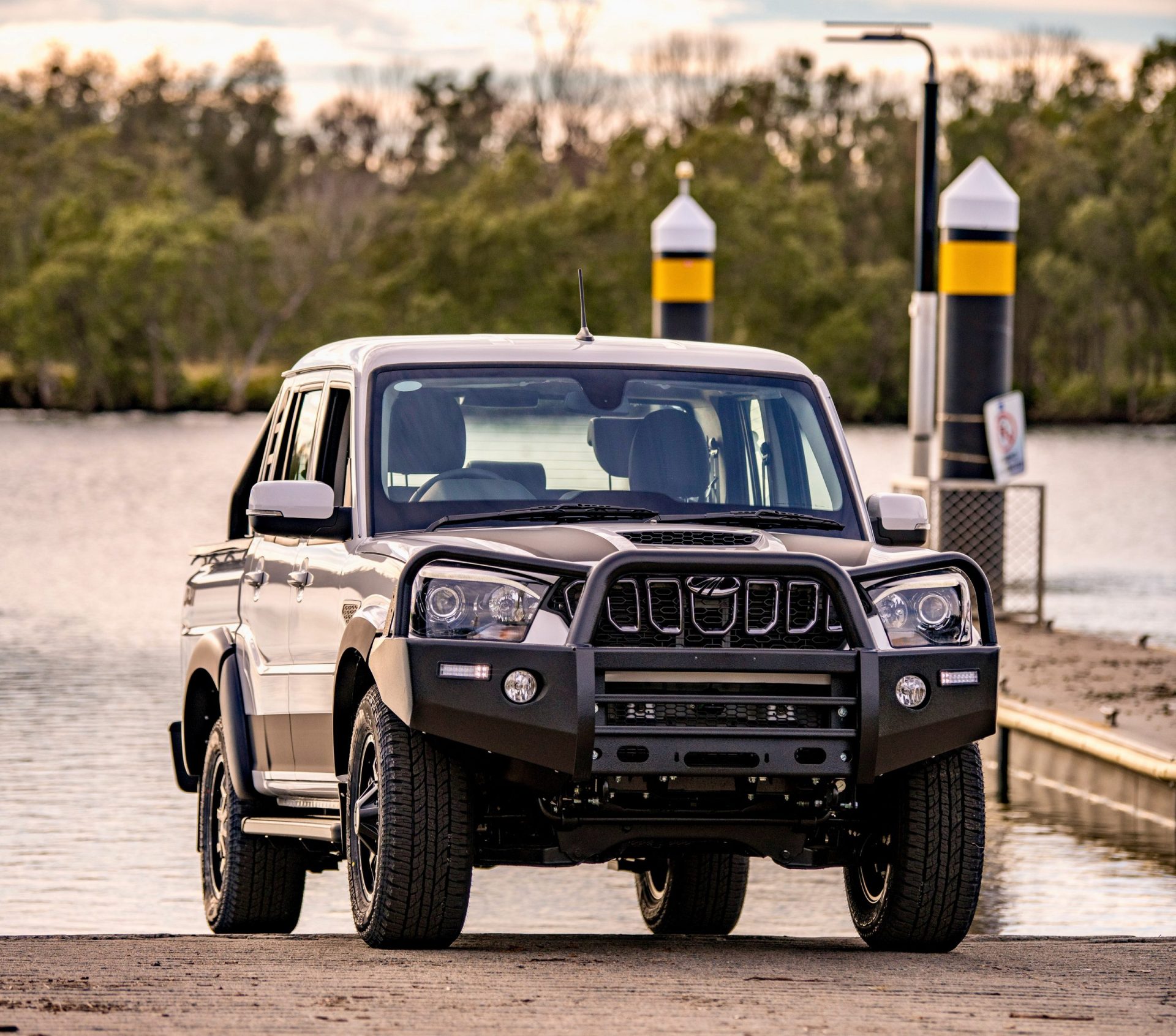 2020 Mahindra Black Edition Mhawk Pikup