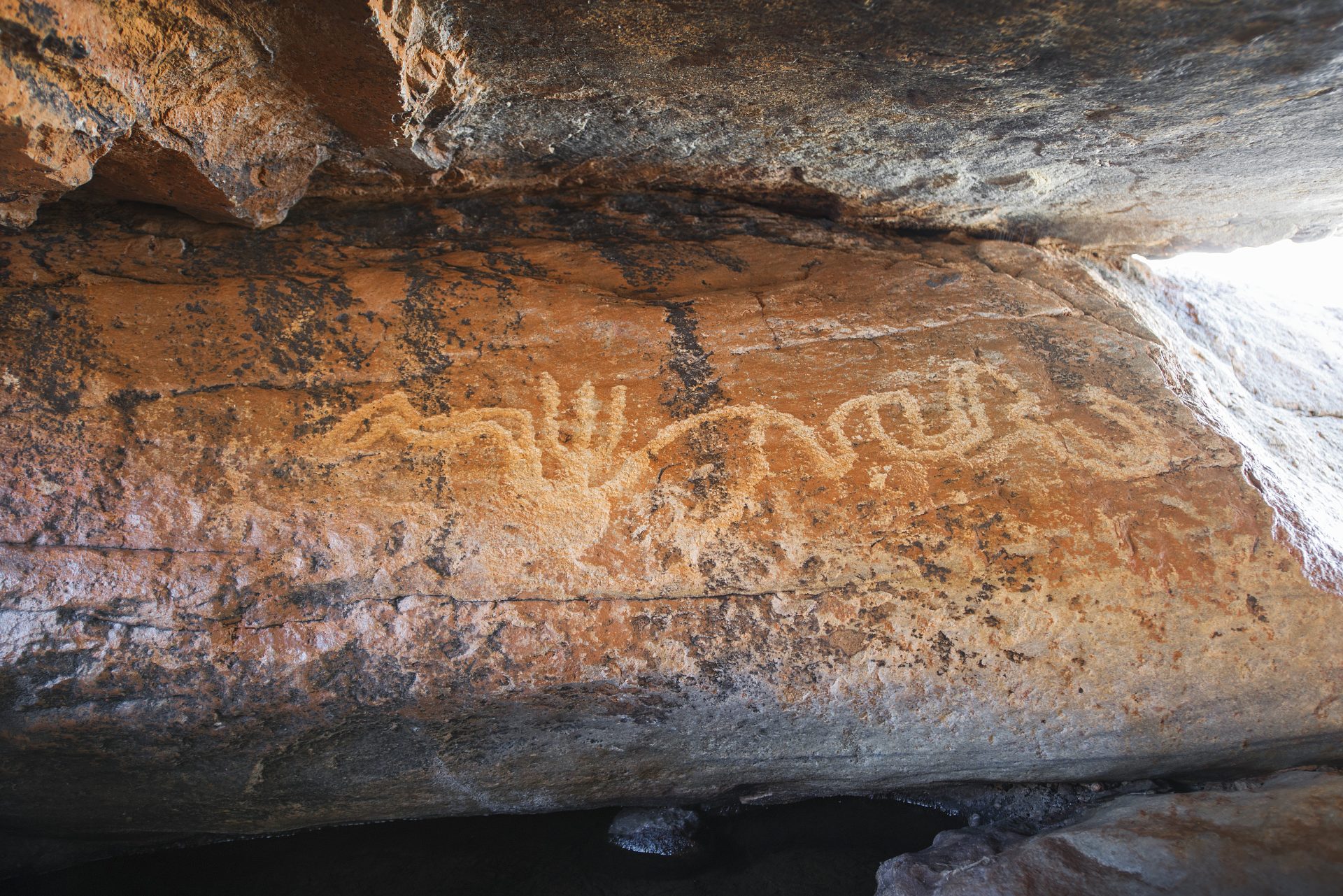 Aboriginal rock art (petroglyphs) at Mount Augustus National Park © Tourism Western Australia