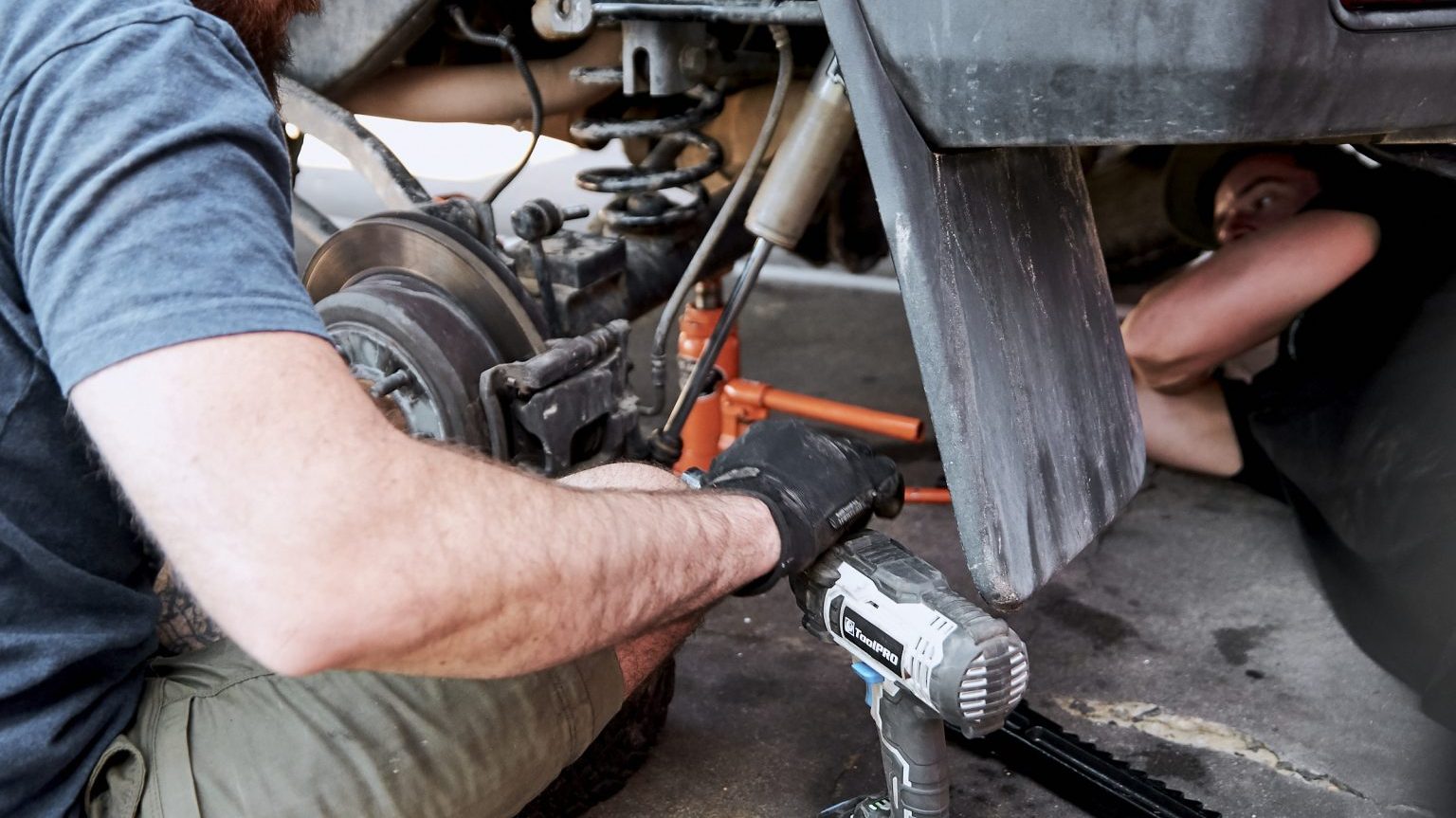 Removing rear suspension from a Jeep Wrangler