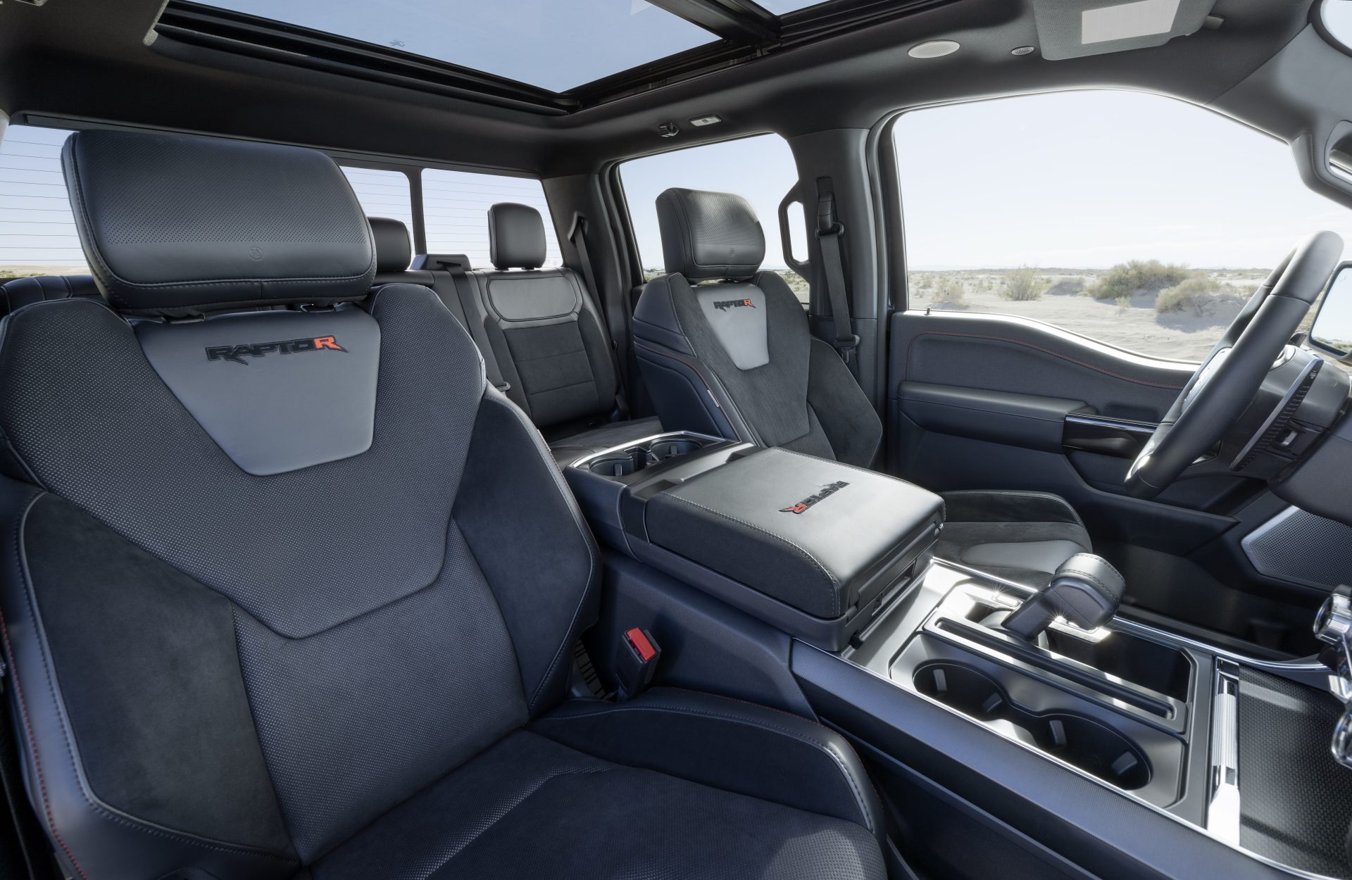Raptor R interior