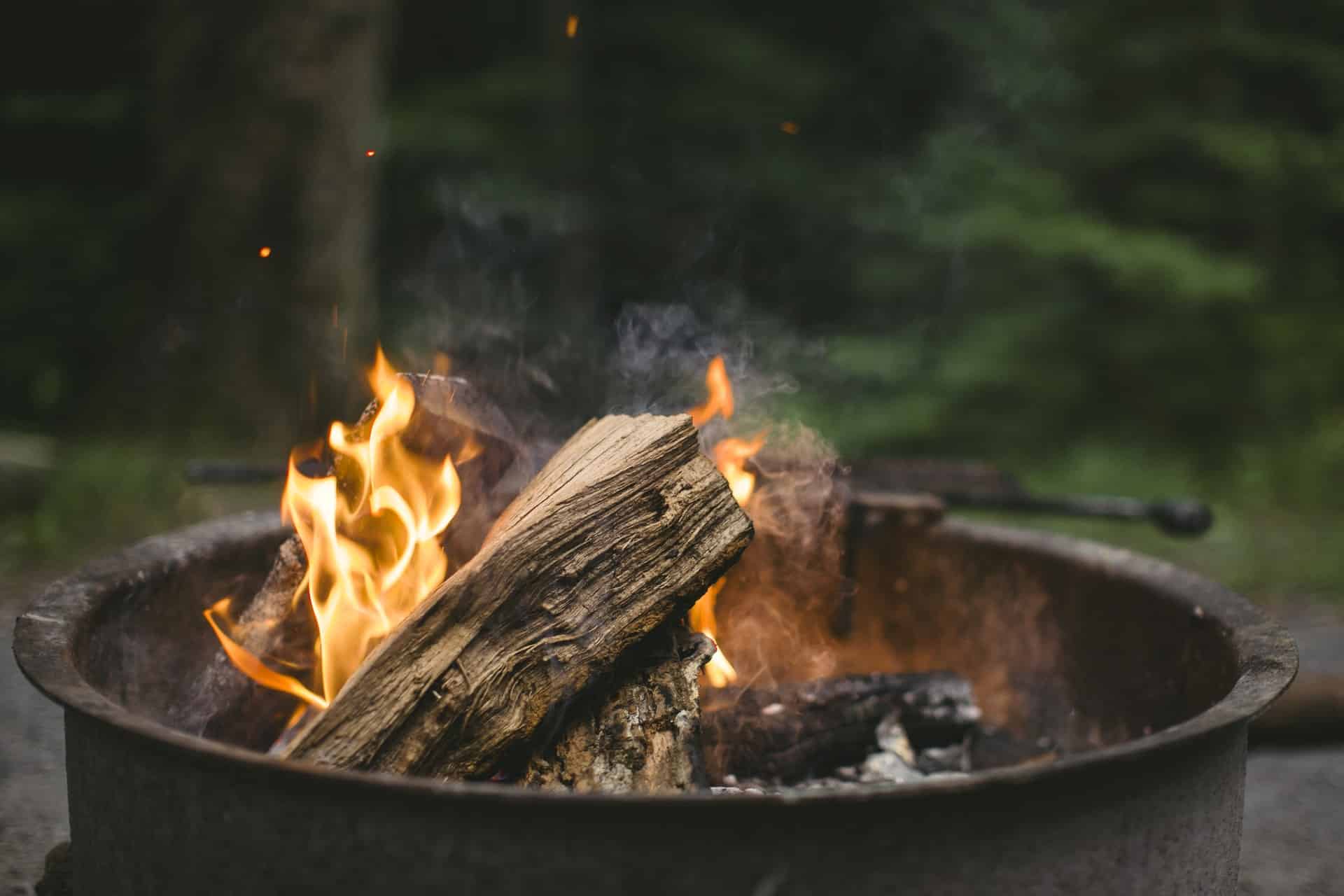 why does campfire smoke follow you