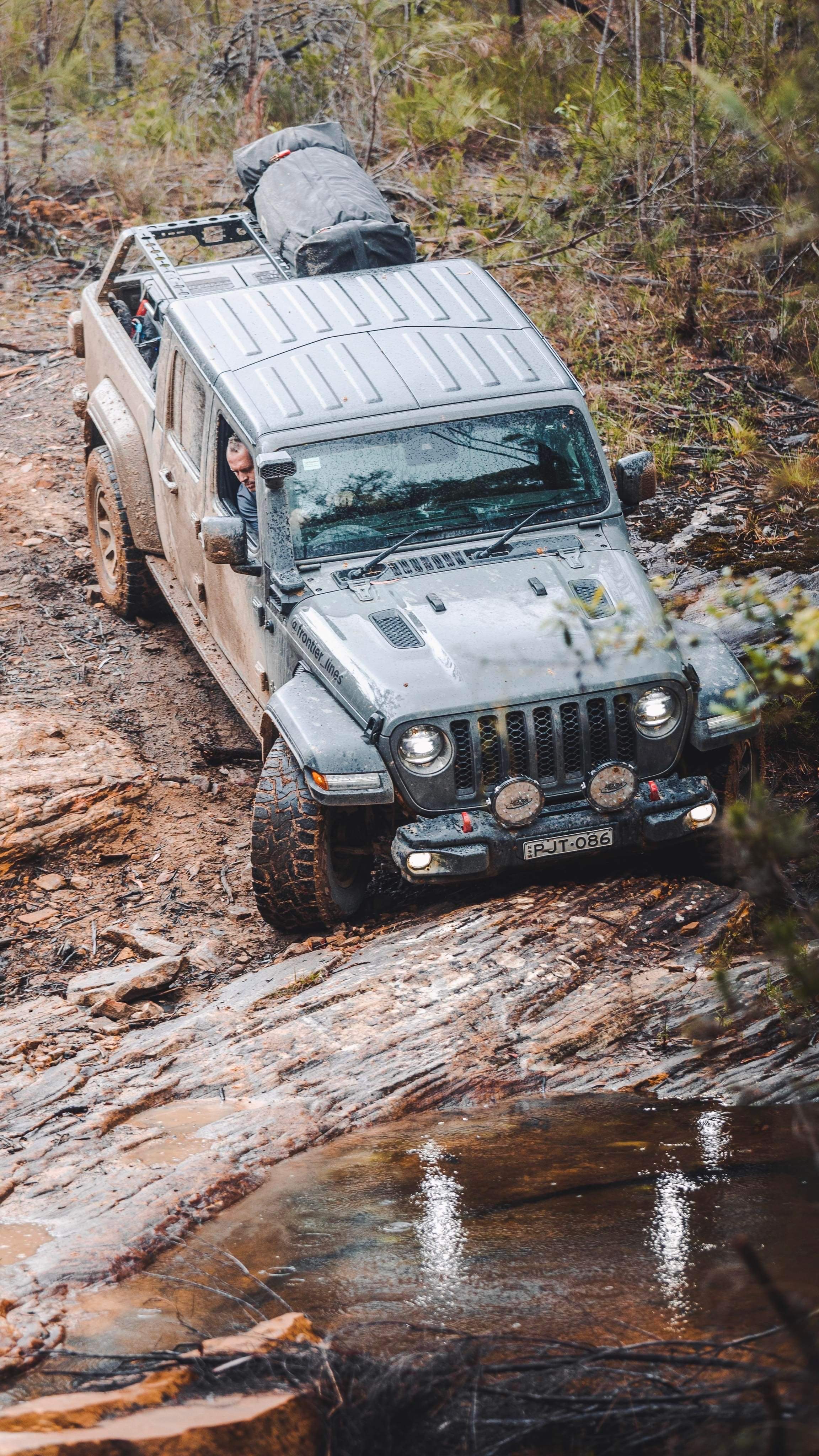 Jeep 4x4 steep terrain