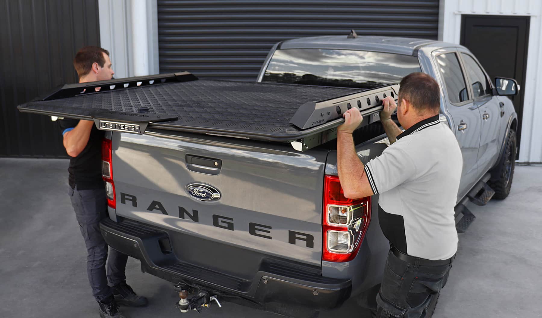 Utemaster's Load-Lid removing lid