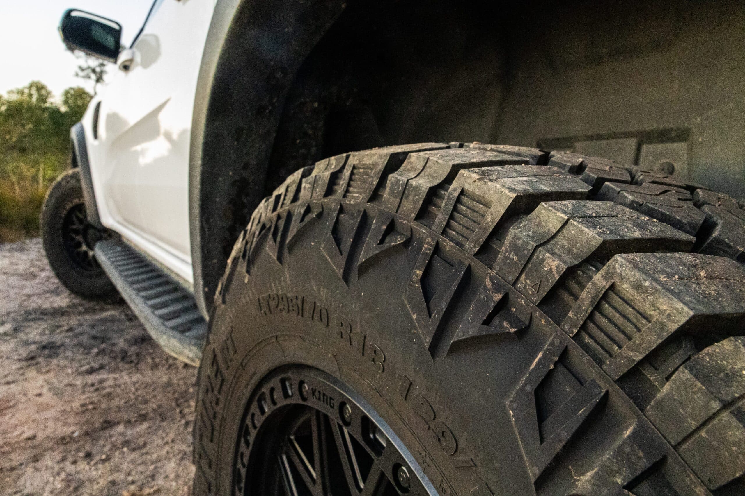 Kumho RT51 tyre tread pattern showing aggressive side biters