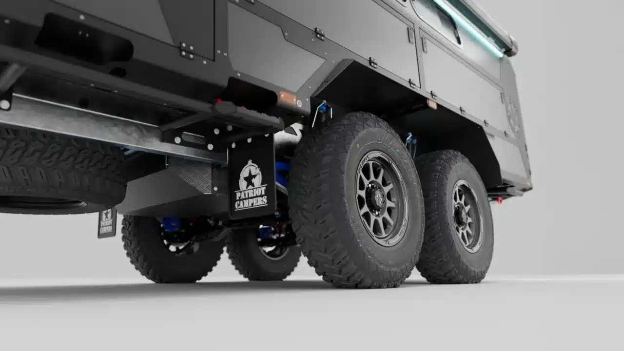 Dual-axle Trinamic suspension system with 35-inch all-terrain tyres