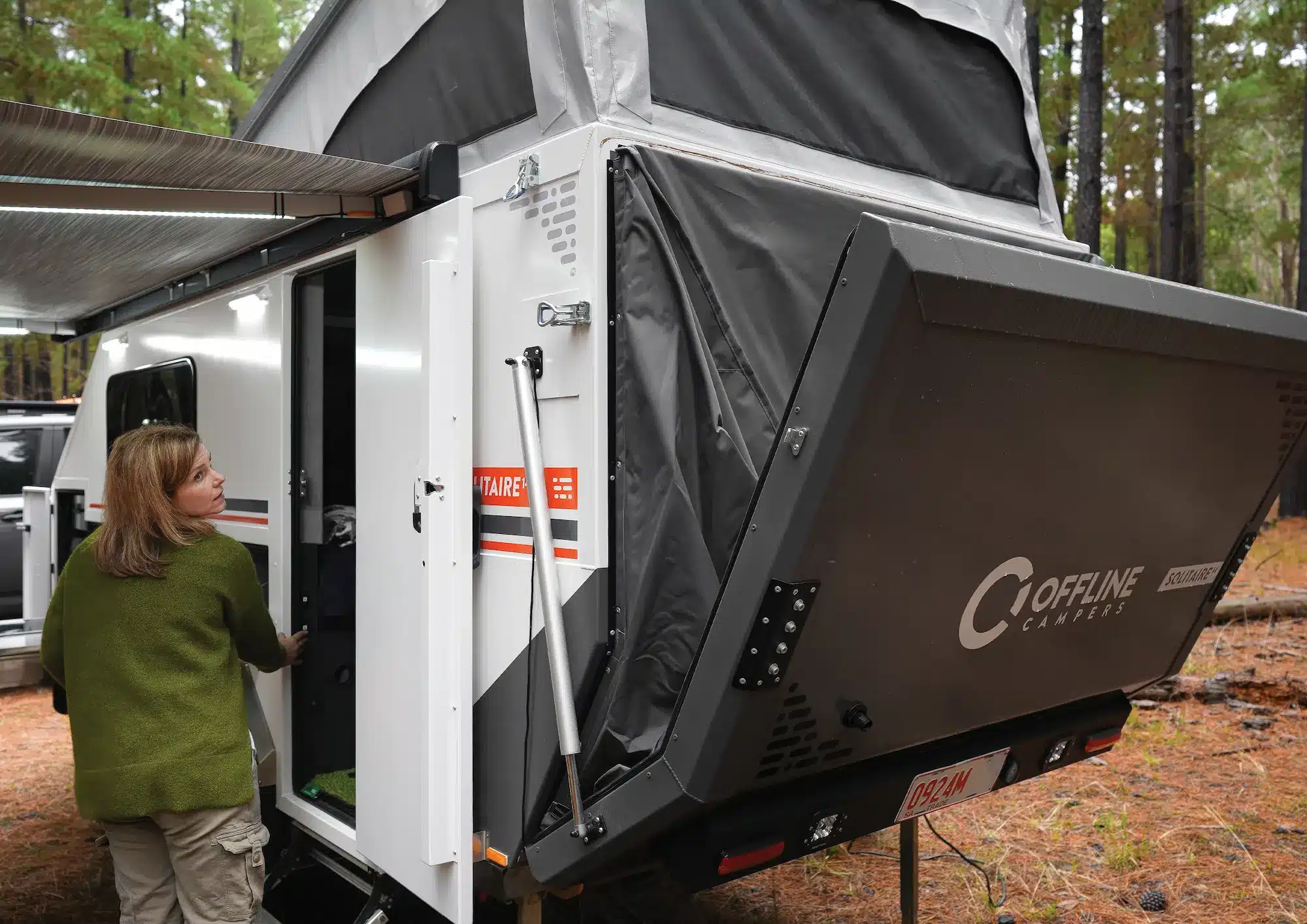 Good Design Award winner Solitaire showing electric-opening ensuite extension