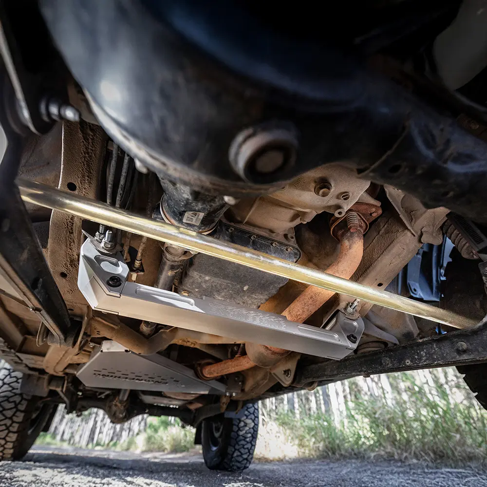 Superior Engineering Suzuki Jimny Tie Rod fitted