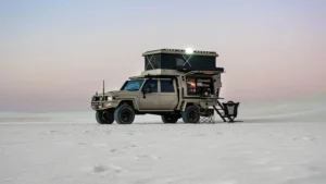 Tommy Campers S6X LandCruiser-79-Series on the sand