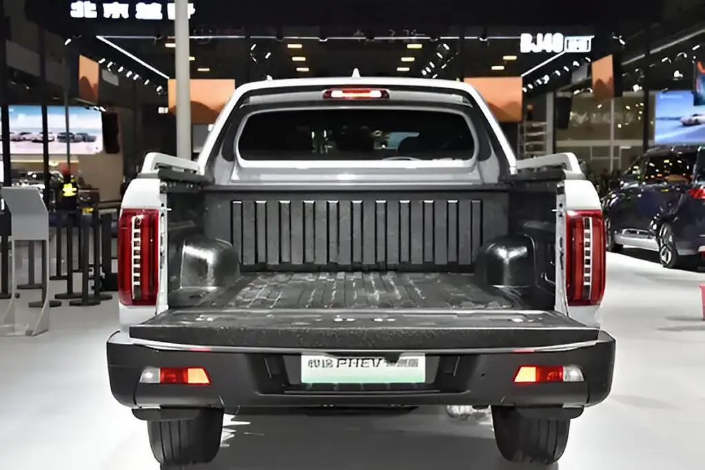 Rear view of the JAC tray showing the bed liner.