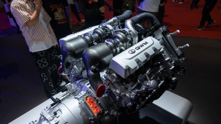 gwm tank 700 v8