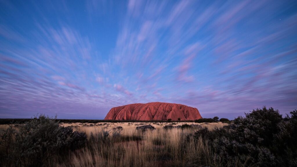 4WD road trip to Uluṟu