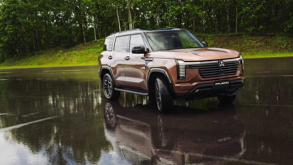 2027 Mitsubishi Pajero